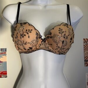Victoria's Secret Black and Tan Floral Bra